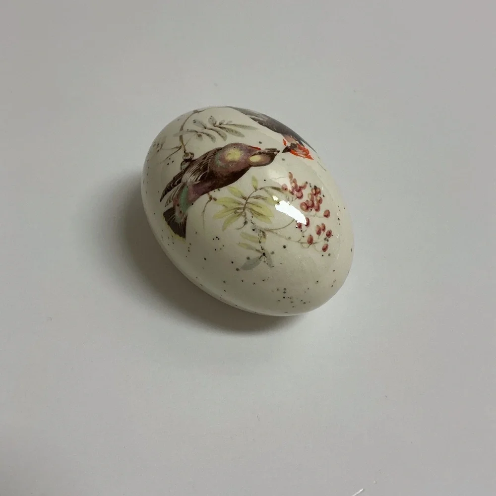 Red Finch Brown Birds on Ceramic Speckled Egg Berries Transferware Decor Vintage